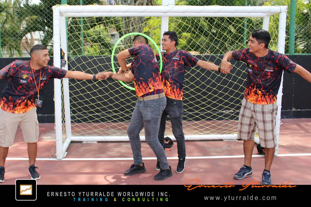 Team Building Max LATAM con talleres de cuerdas aplicados a equipos corporativos