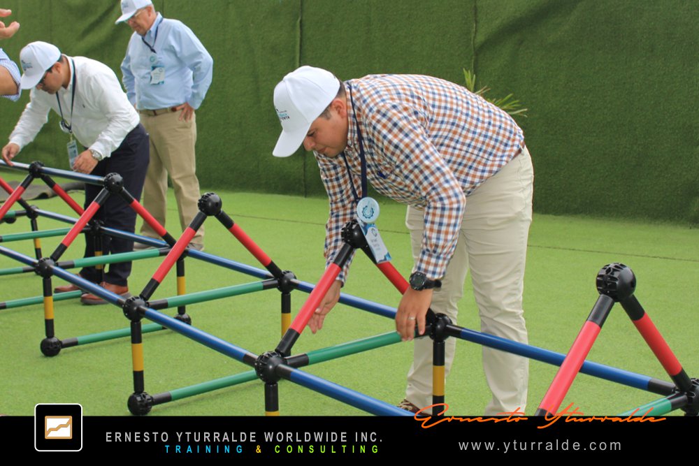 Team Building Max LATAM con experiencias outdoor para organizaciones en Latinoamérica