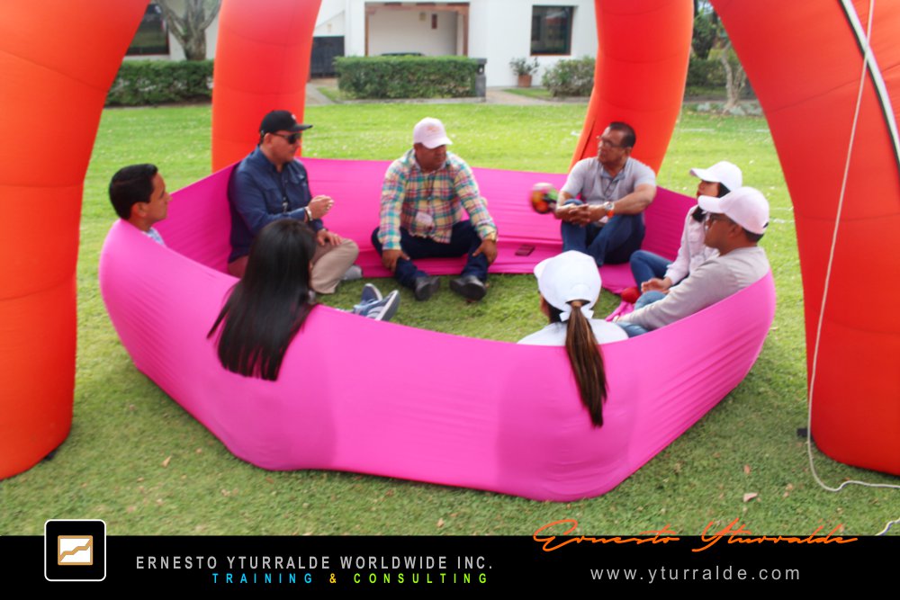 Team Building Max LATAM con actividades de integración y cohesión empresarial en la región