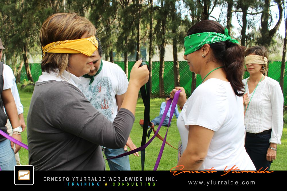 Team Building Max LATAM | Talleres de Cuerdas | Actividades lúdicas empresariales